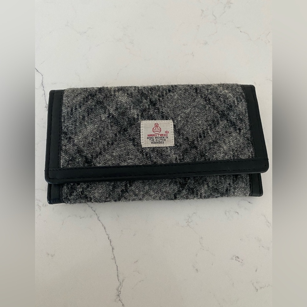 Harris Tweed Isle of Harris Gray and Black Plaid Wallet